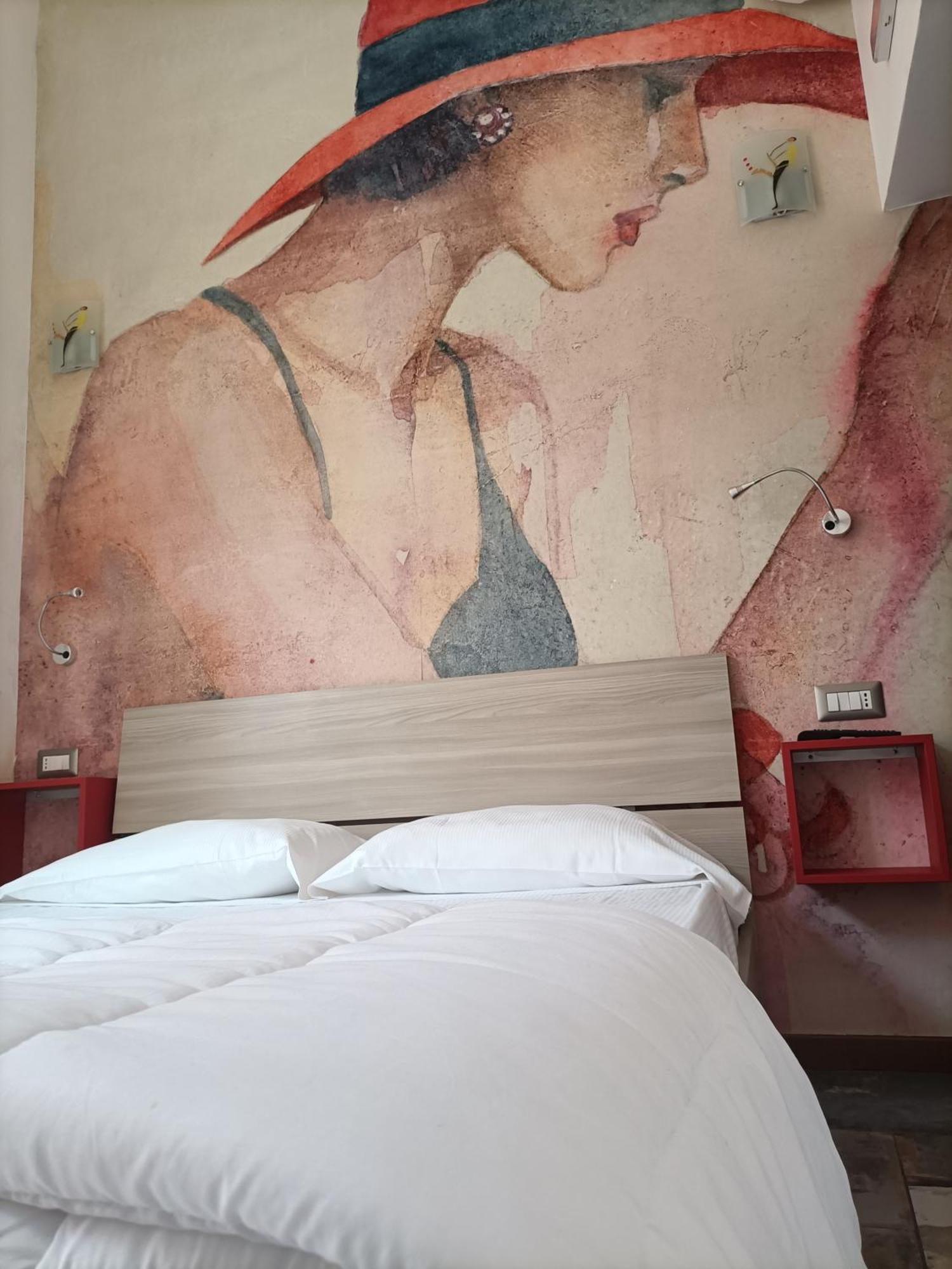 Maison Belle Epoque & Suites Ористано Номер фото